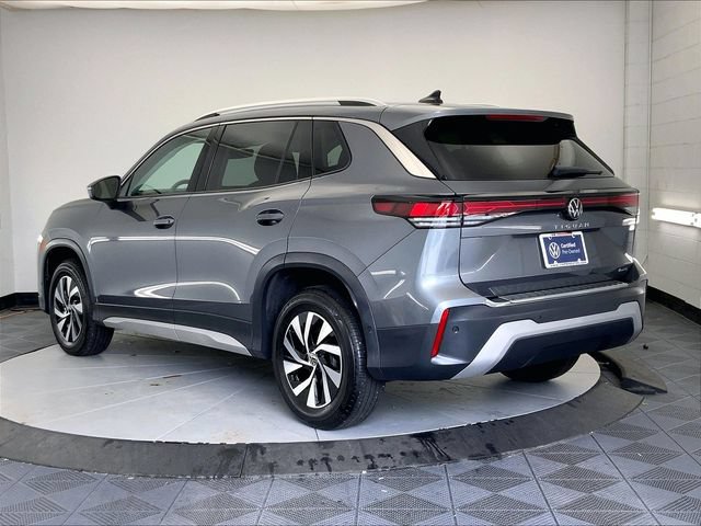 Certified 2025 Volkswagen Tiguan S AWD/4WD image 3