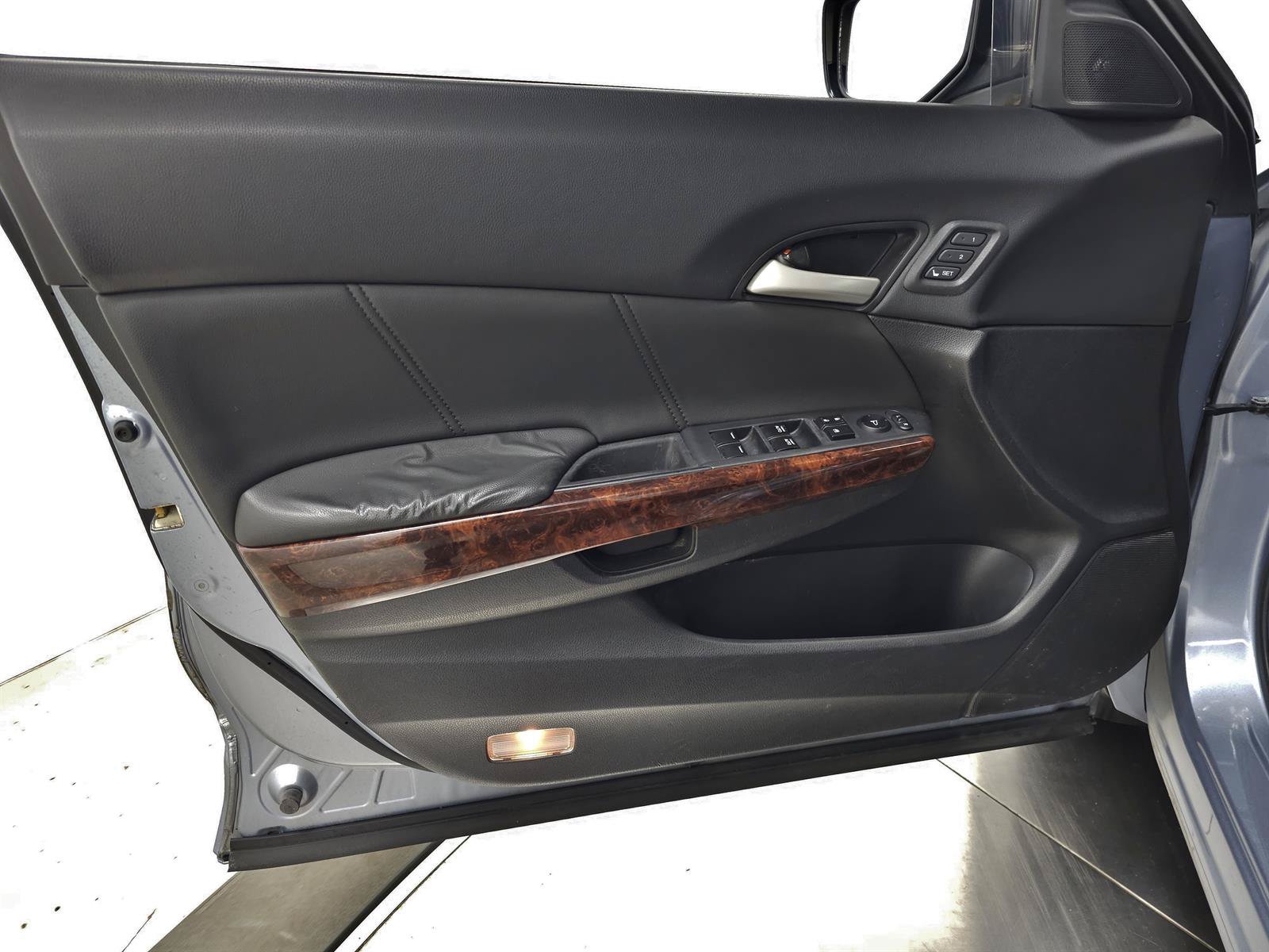 Used 2010 Honda Crosstour EX-L image 12