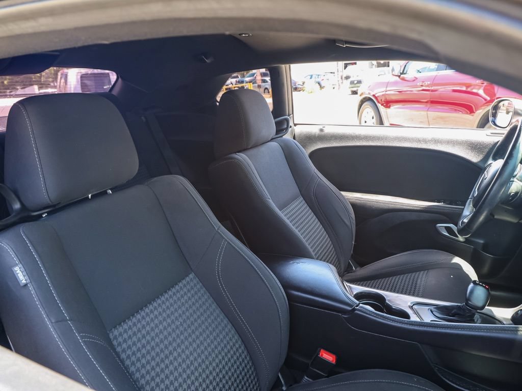 Used 2017 Dodge Challenger R/T RWD image 18