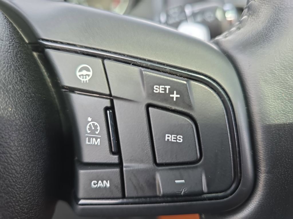 Used 2019 Jaguar F-TYPE R-Dynamic image 17