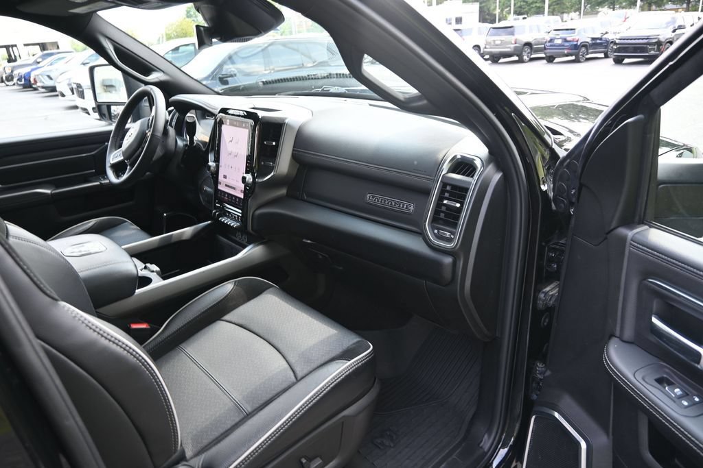 Used 2025 RAM 2500 Laramie AWD/4WD image 21