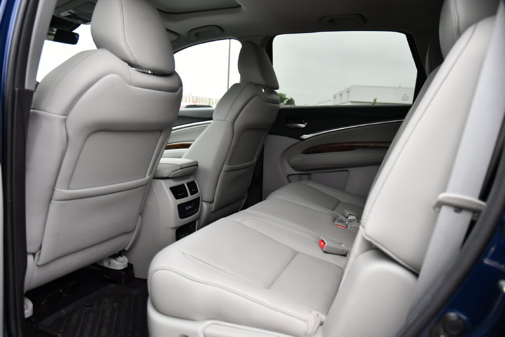 Used 2020 Acura MDX w/ Technology Package AWD/4WD image 18