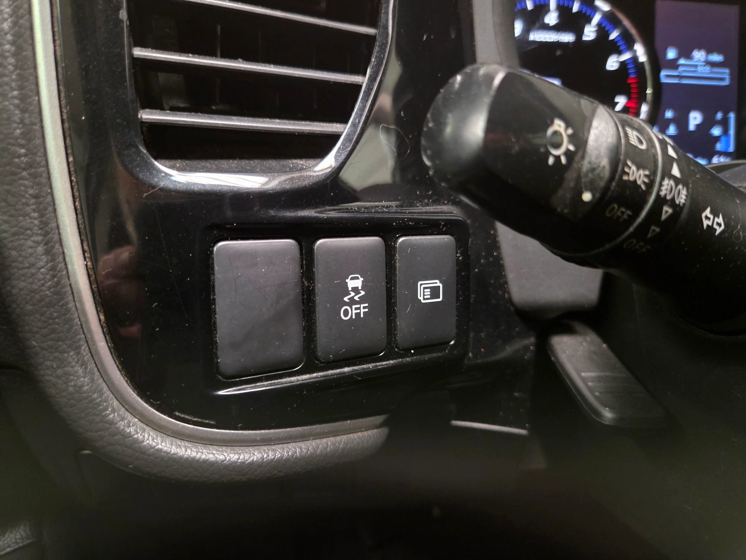 Used 2019 Mitsubishi Outlander SE image 23