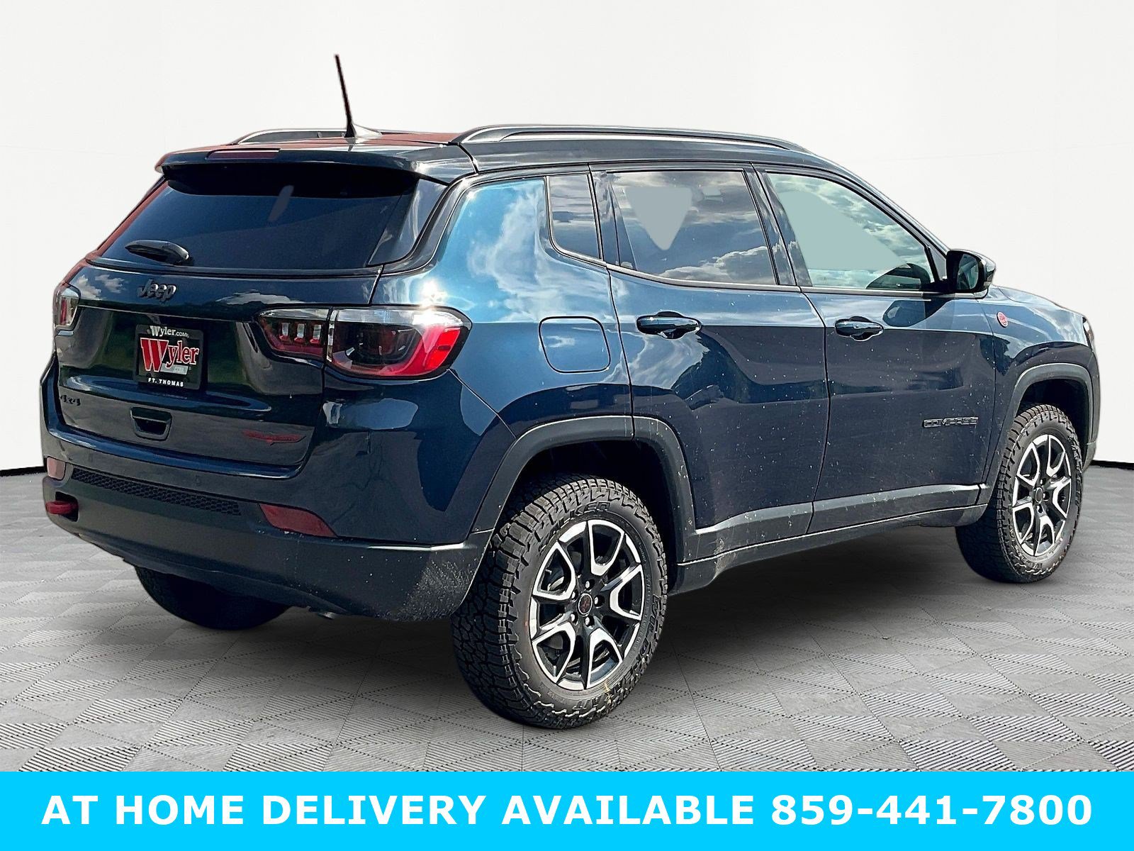 New 2026 Jeep Compass Trailhawk w/ Sun, Sound & Navigation Group AWD/4WD image 7