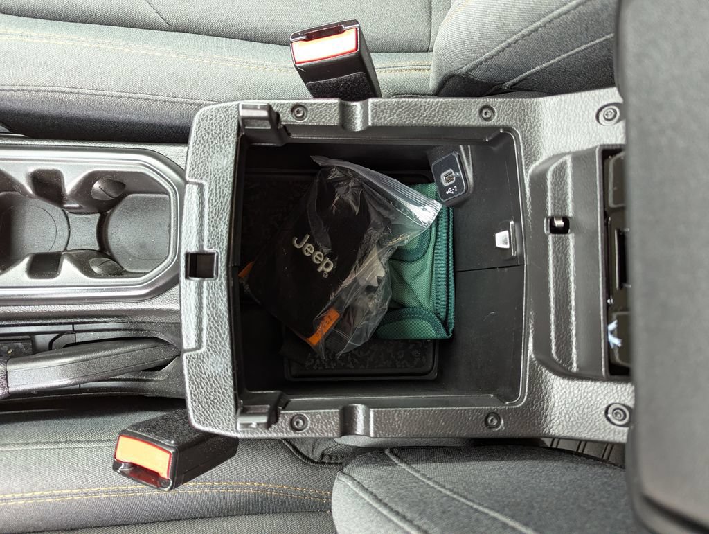 Used 2025 Jeep Wrangler Unlimited Sport AWD/4WD image 28