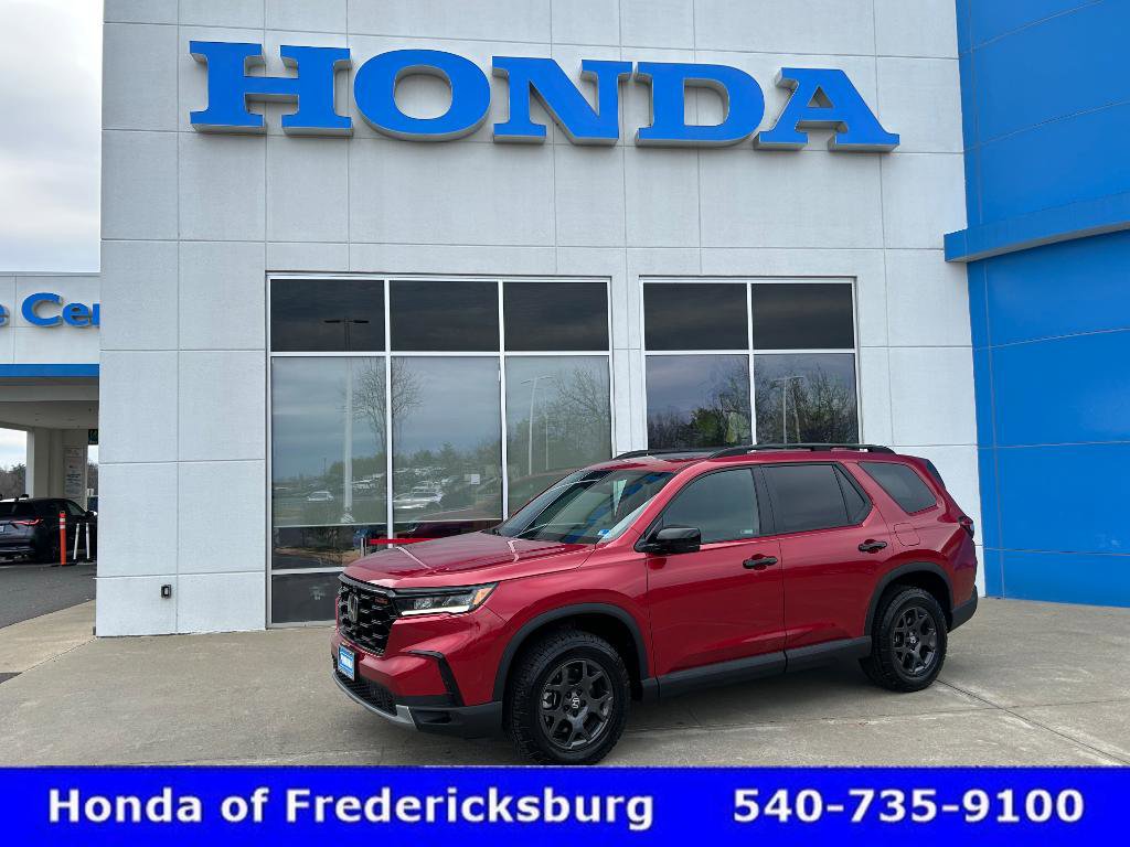 Used 2025 Honda Pilot TrailSport