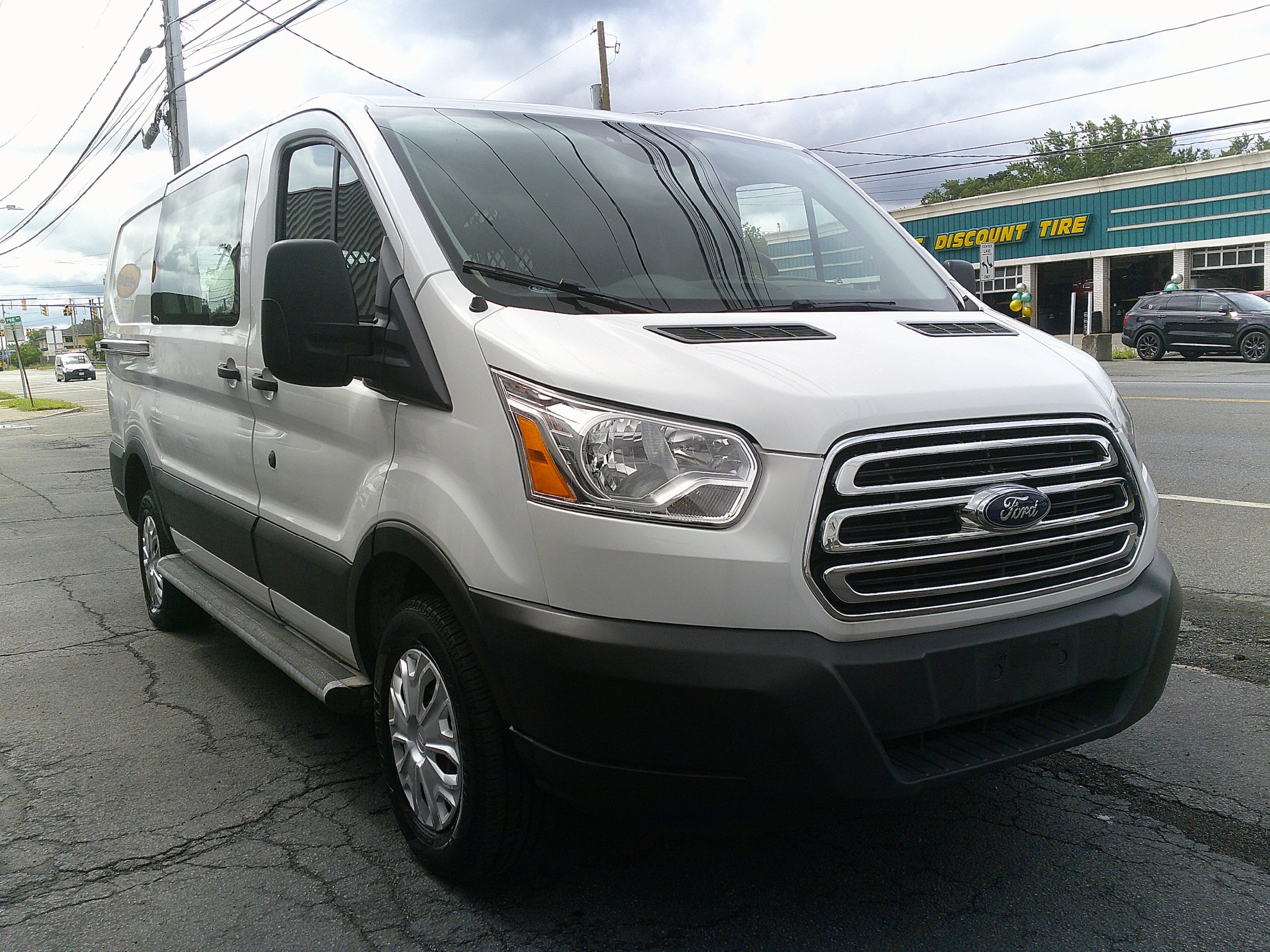 Used 2019 Ford Transit 250 130 Low Roof w/ Exterior Upgrade Package RWD image 7