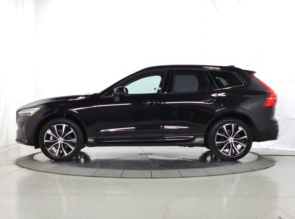 Certified 2025 Volvo XC60 B5 Plus AWD/4WD image 4