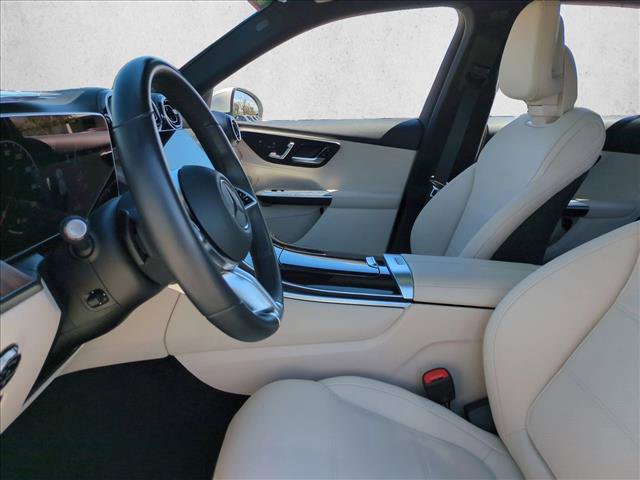 Used 2025 Mercedes-Benz GLC 300 image 16