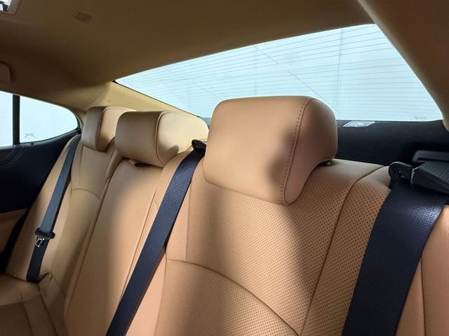 Certified 2025 Lexus ES 300h 300h w/ Premium Package image 32