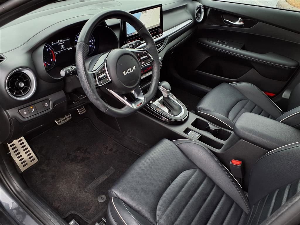 Used 2023 Kia Forte GT-Line w/ GT-Line Premium Package image 5