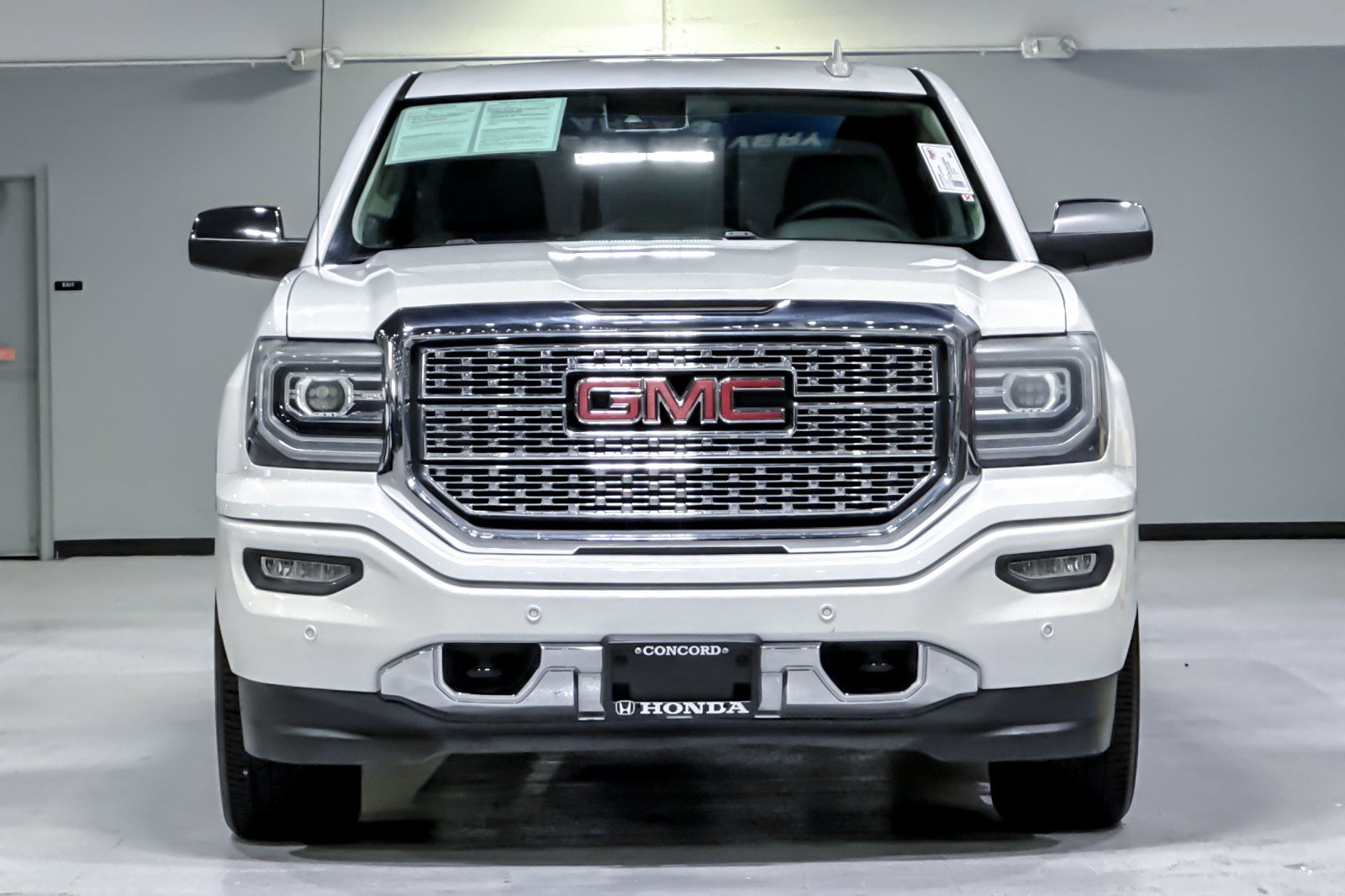 Used 2016 GMC Sierra 1500 Denali w/ Enhanced Driver Alert Package AWD/4WD image 6