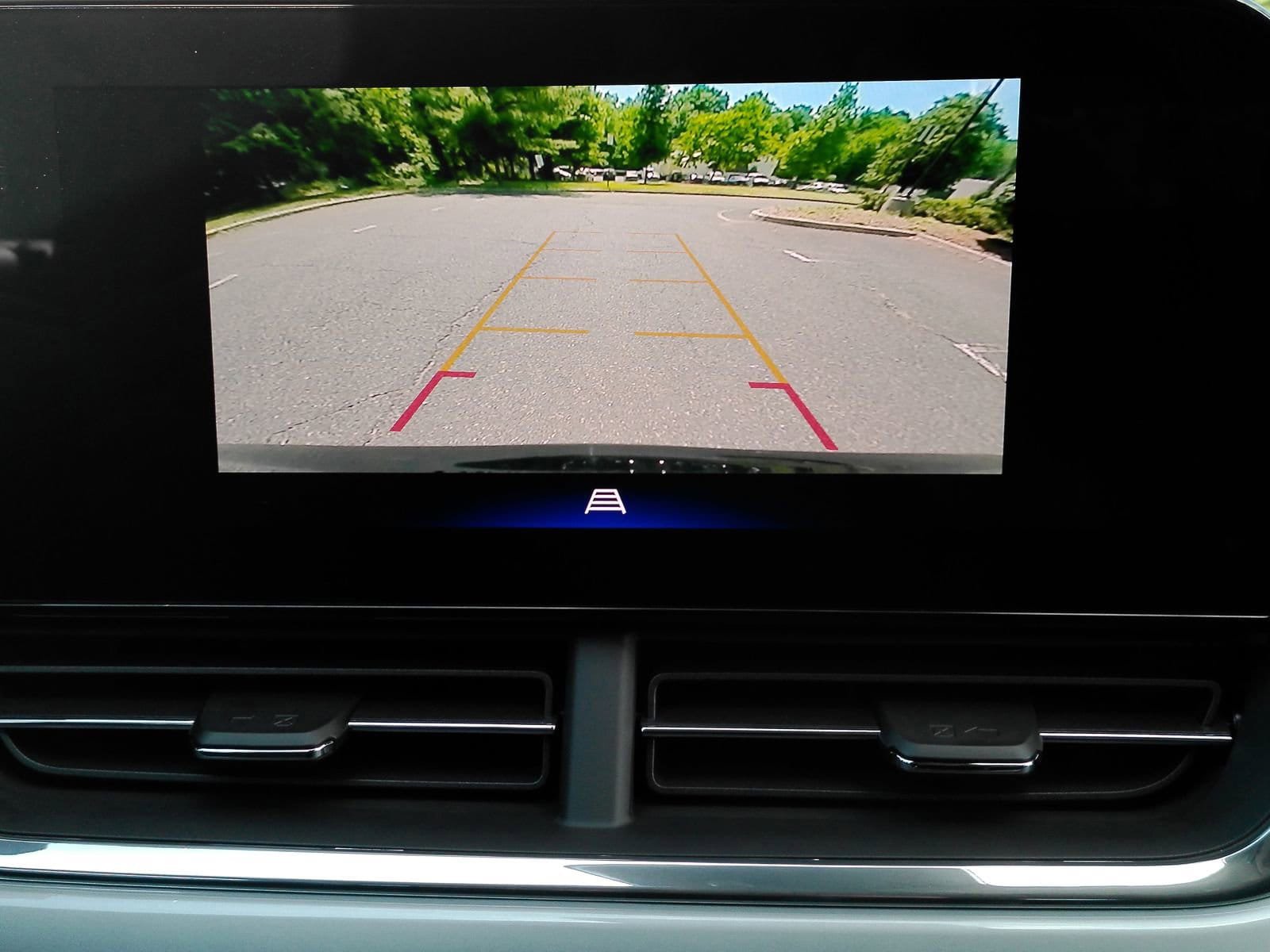 Used 2025 Chevrolet Trax LT FWD image 27
