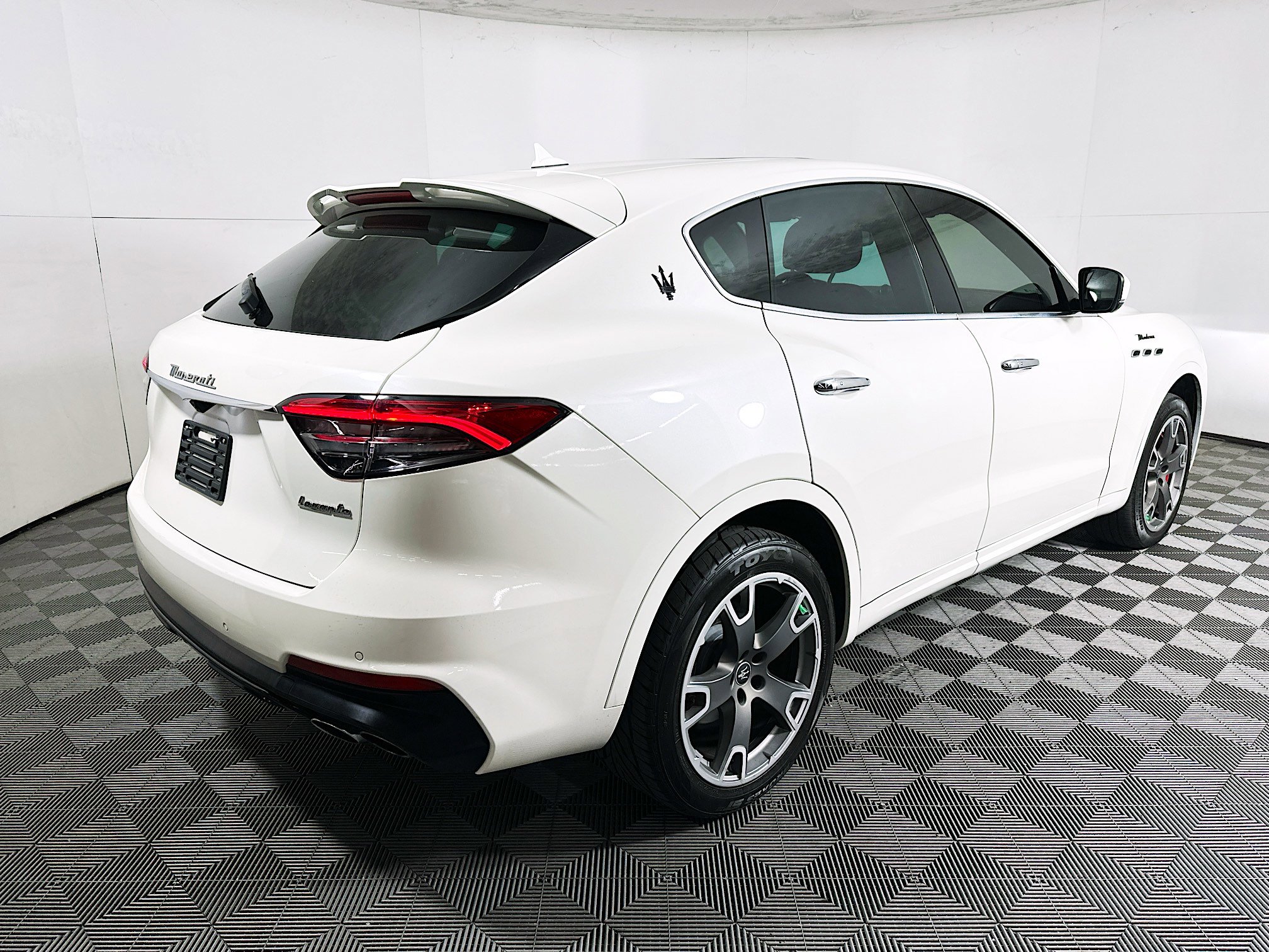 Used 2022 Maserati Levante Modena image 3