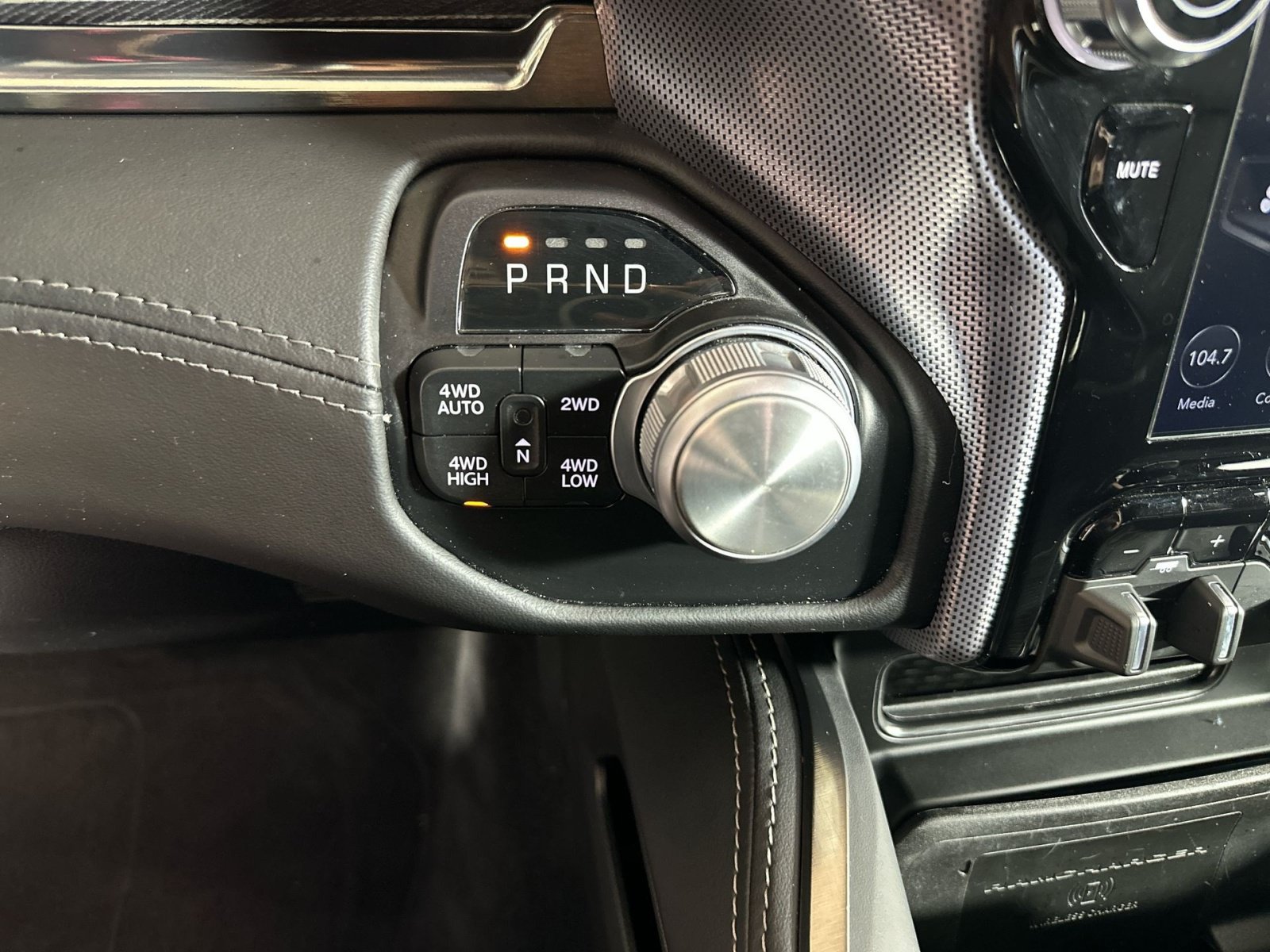 Used 2020 RAM 1500 Limited w/ Black Appearance Package AWD/4WD image 22