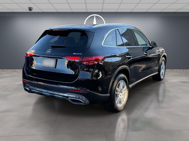 Used 2025 Mercedes-Benz GLC 300 4MATIC image 6