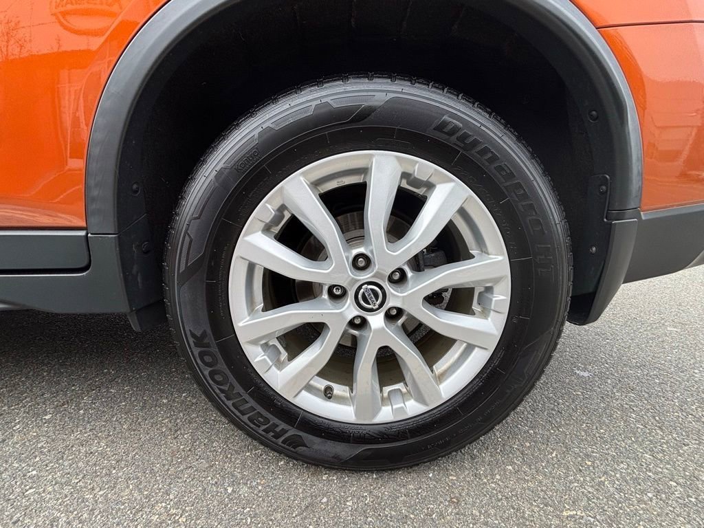 Used 2018 Nissan Rogue SV image 21