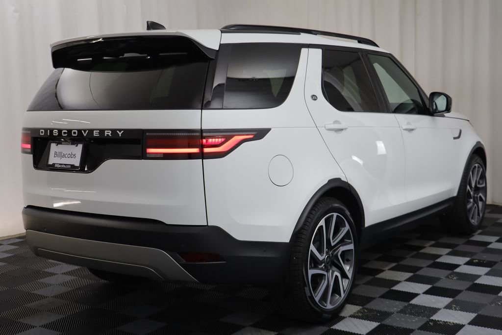 Used 2025 Land Rover Discovery S image 19
