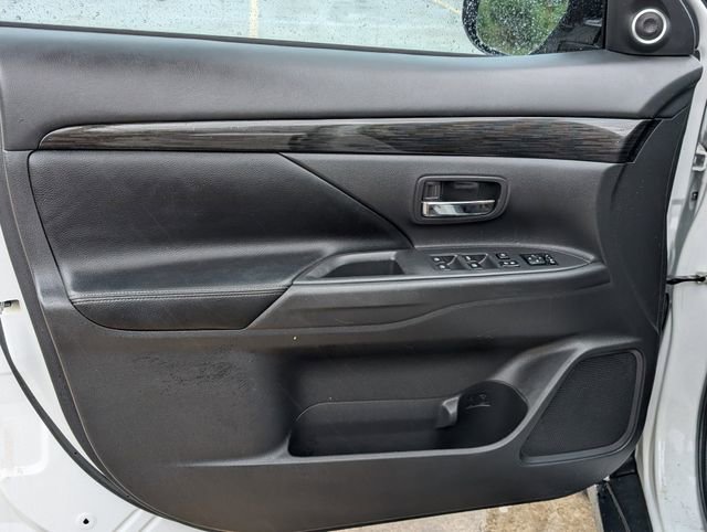 Used 2016 Mitsubishi Outlander GT image 10
