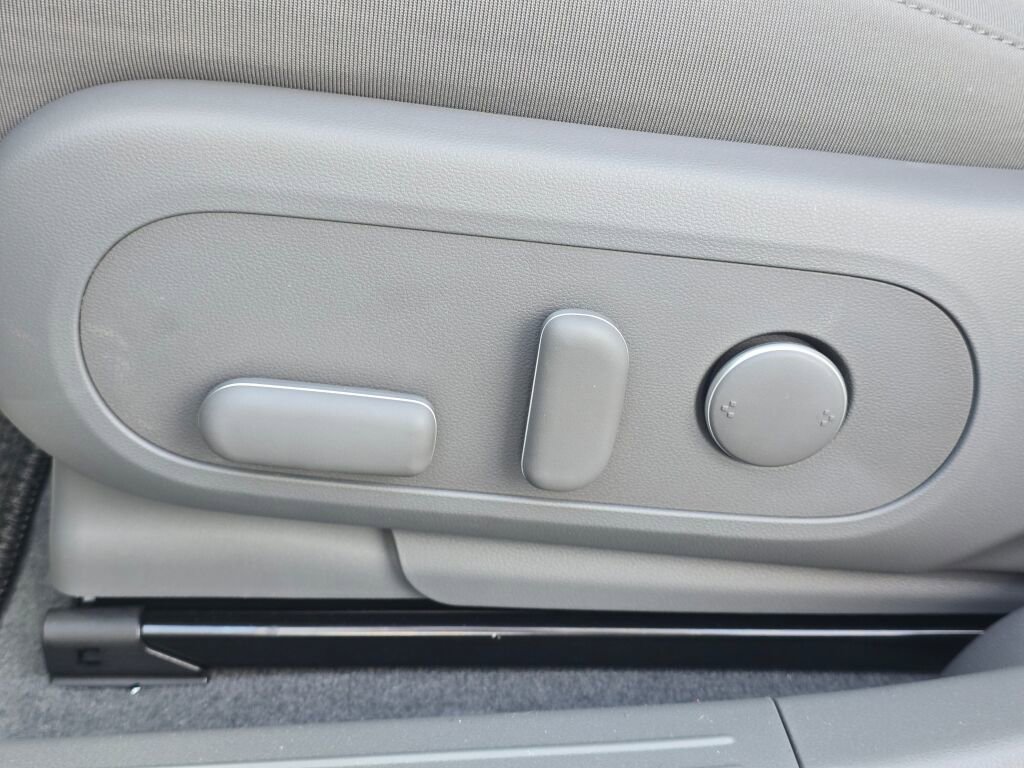 New 2025 Hyundai Ioniq 5 SE image 29