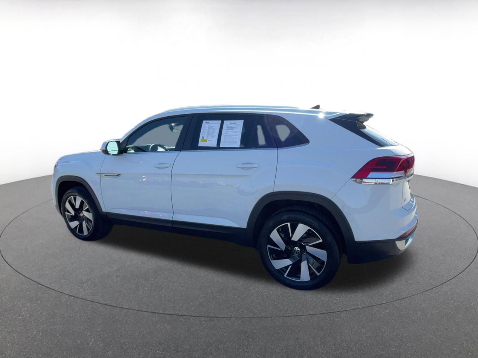 Used 2025 Volkswagen Atlas Cross Sport SE image 10