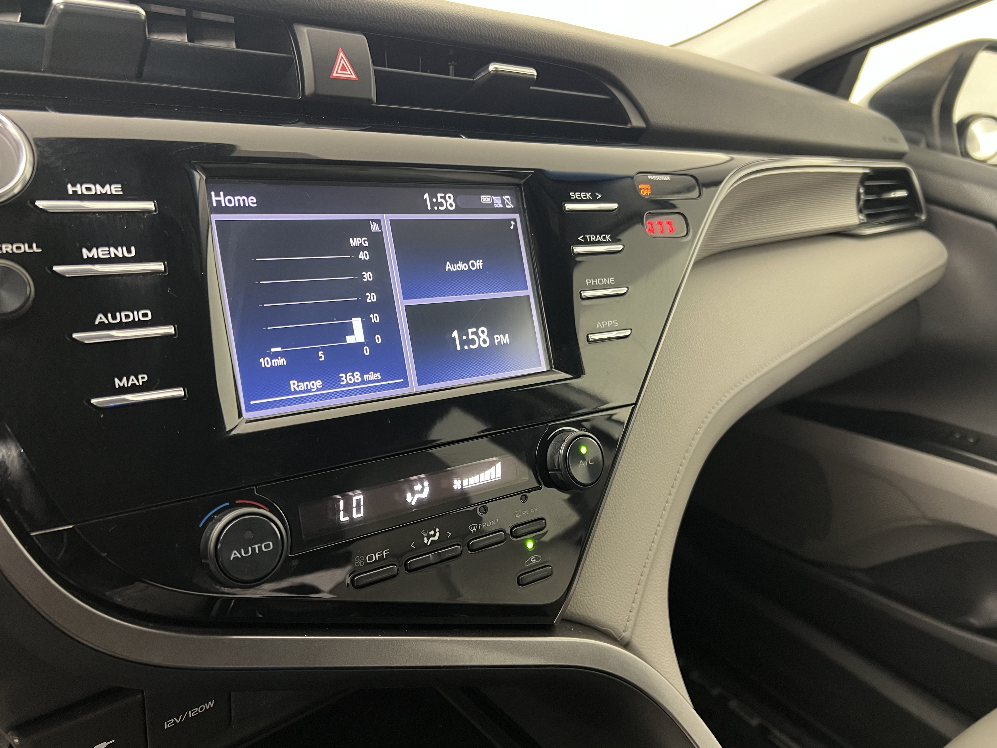 Used 2019 Toyota Camry SE FWD image 27