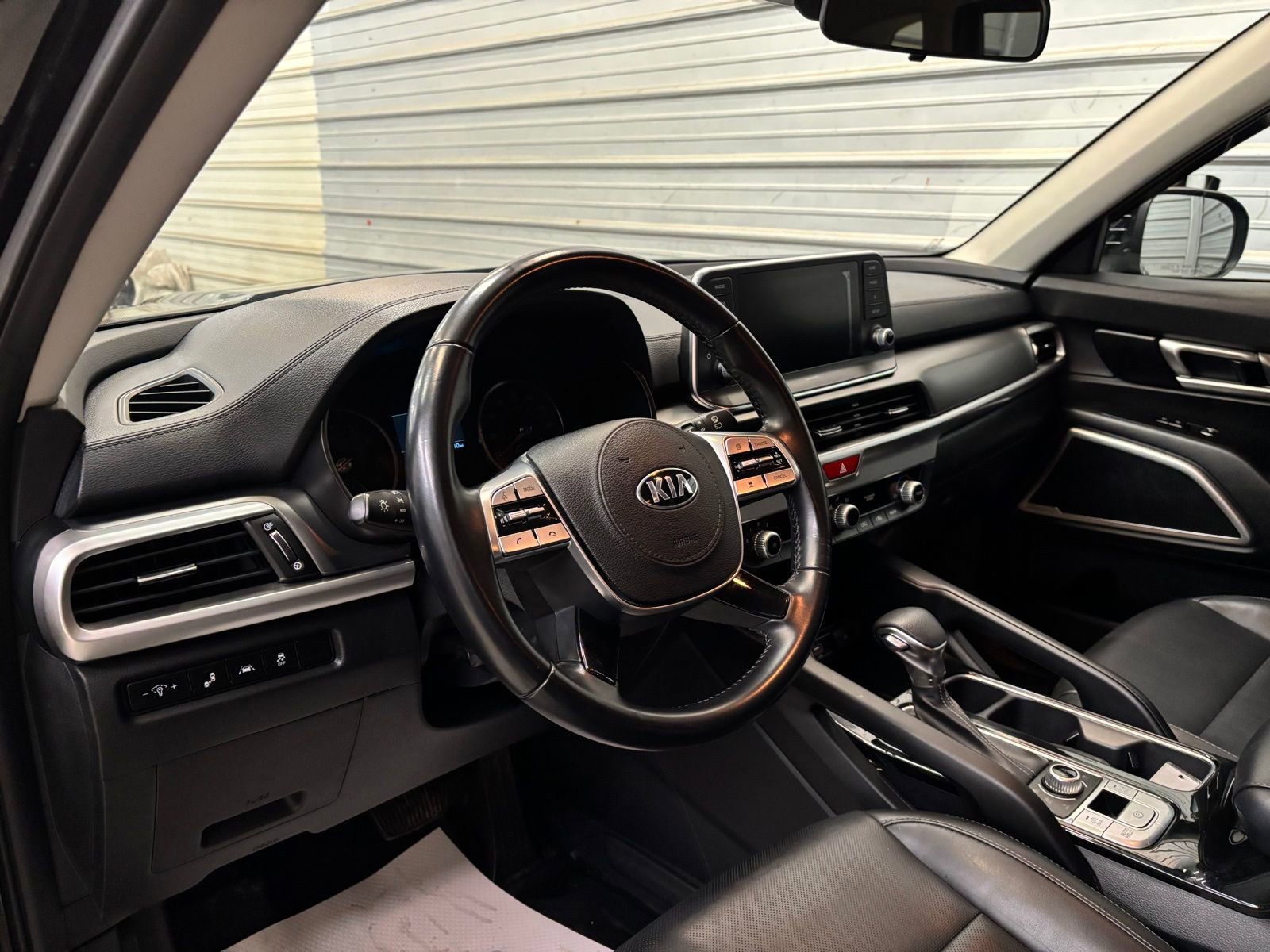 Used 2021 Kia Telluride LX image 10