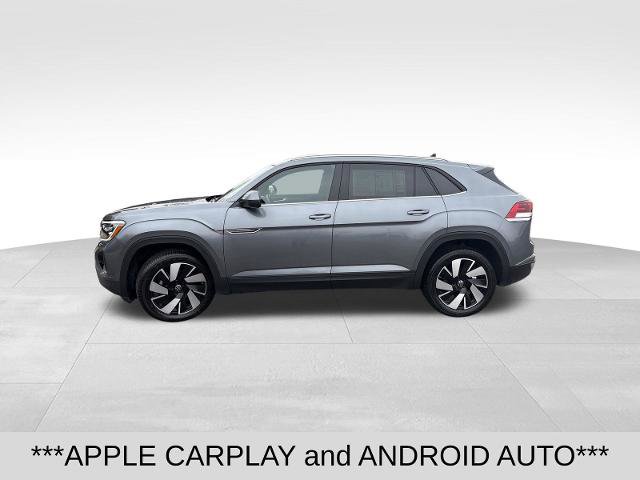 Used 2025 Volkswagen Atlas Cross Sport SE image 2