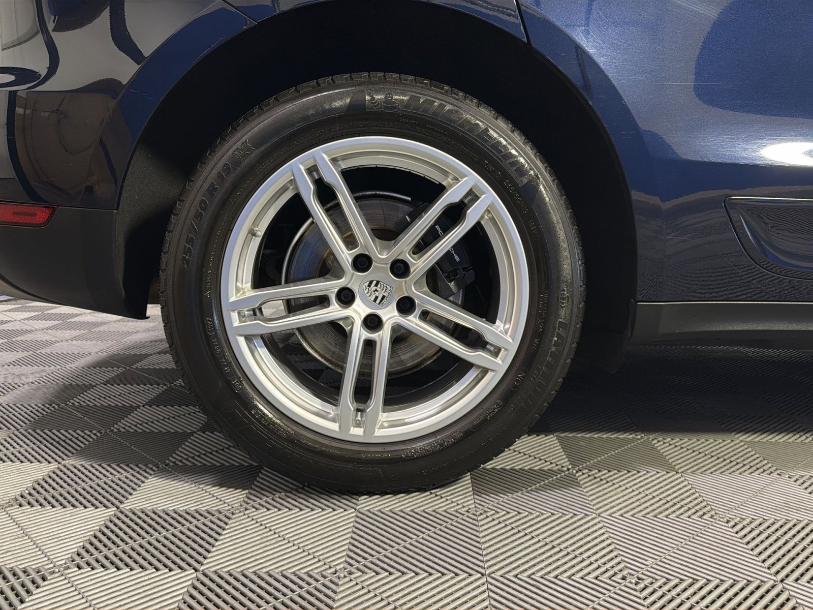 Used 2021 Porsche Macan AWD/4WD image 17