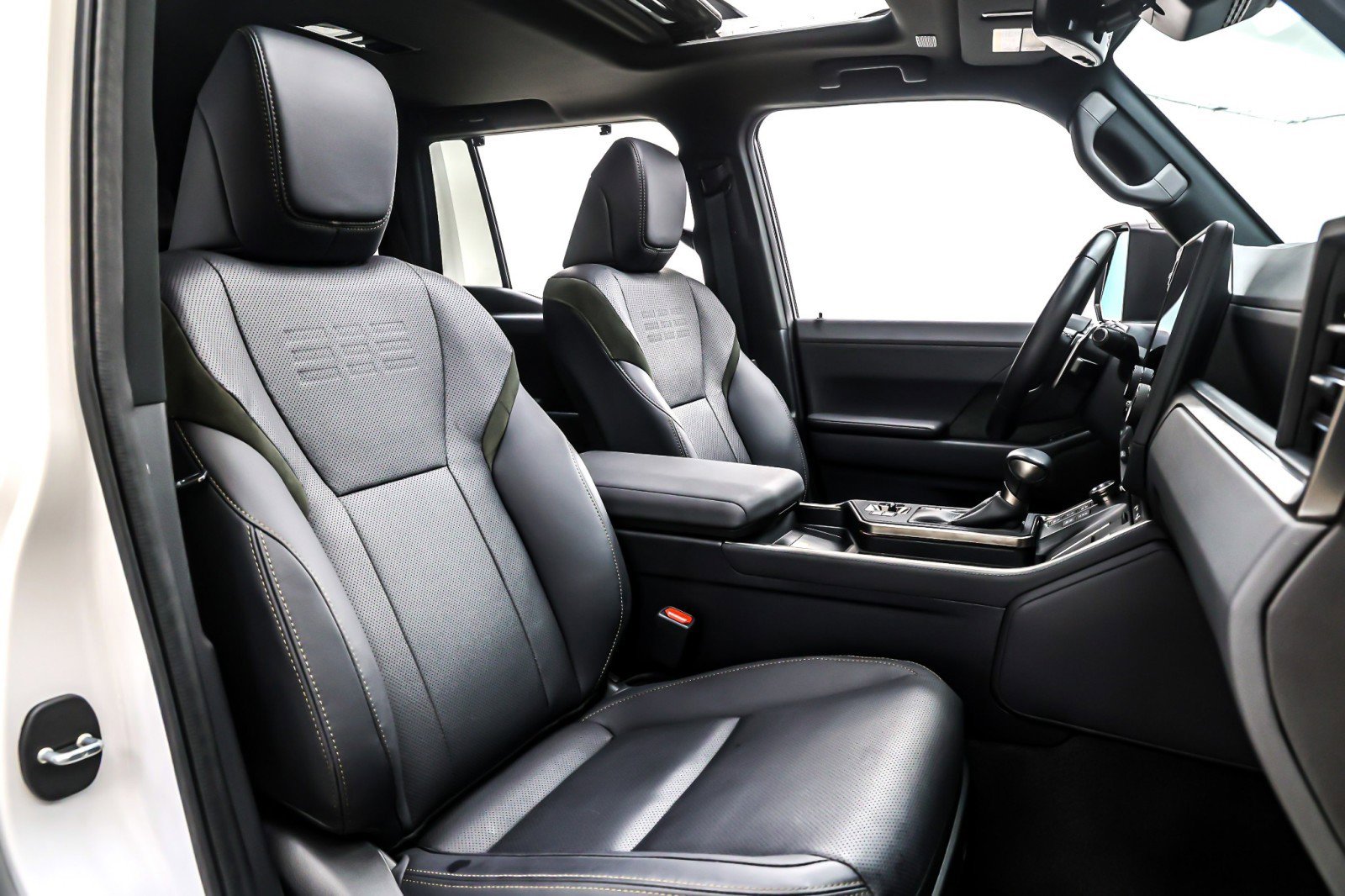 Used 2024 Lexus GX 550 image 8