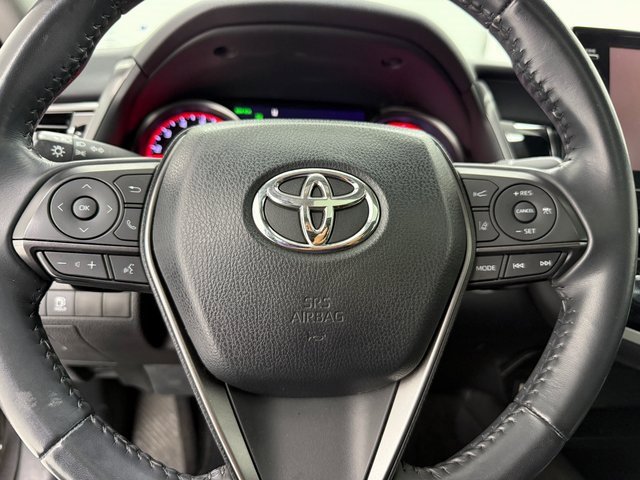 Used 2021 Toyota Camry XSE image 11