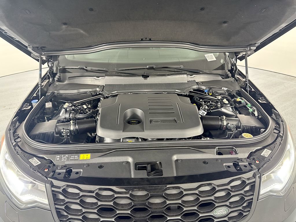 New 2025 Land Rover Discovery Dynamic SE image 30