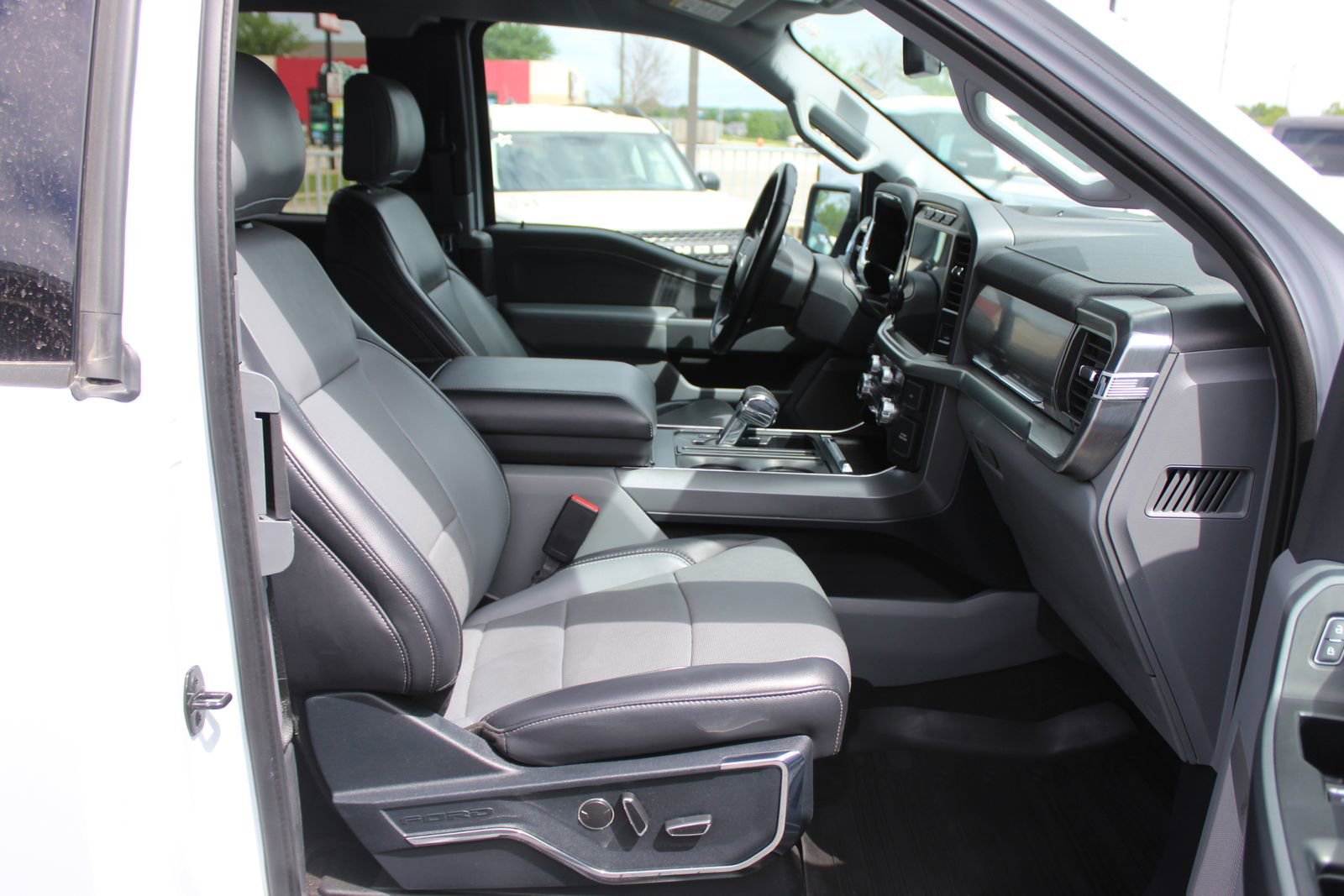 Used 2021 Ford F150 Lariat w/ Max Trailer Tow Package AWD/4WD image 14