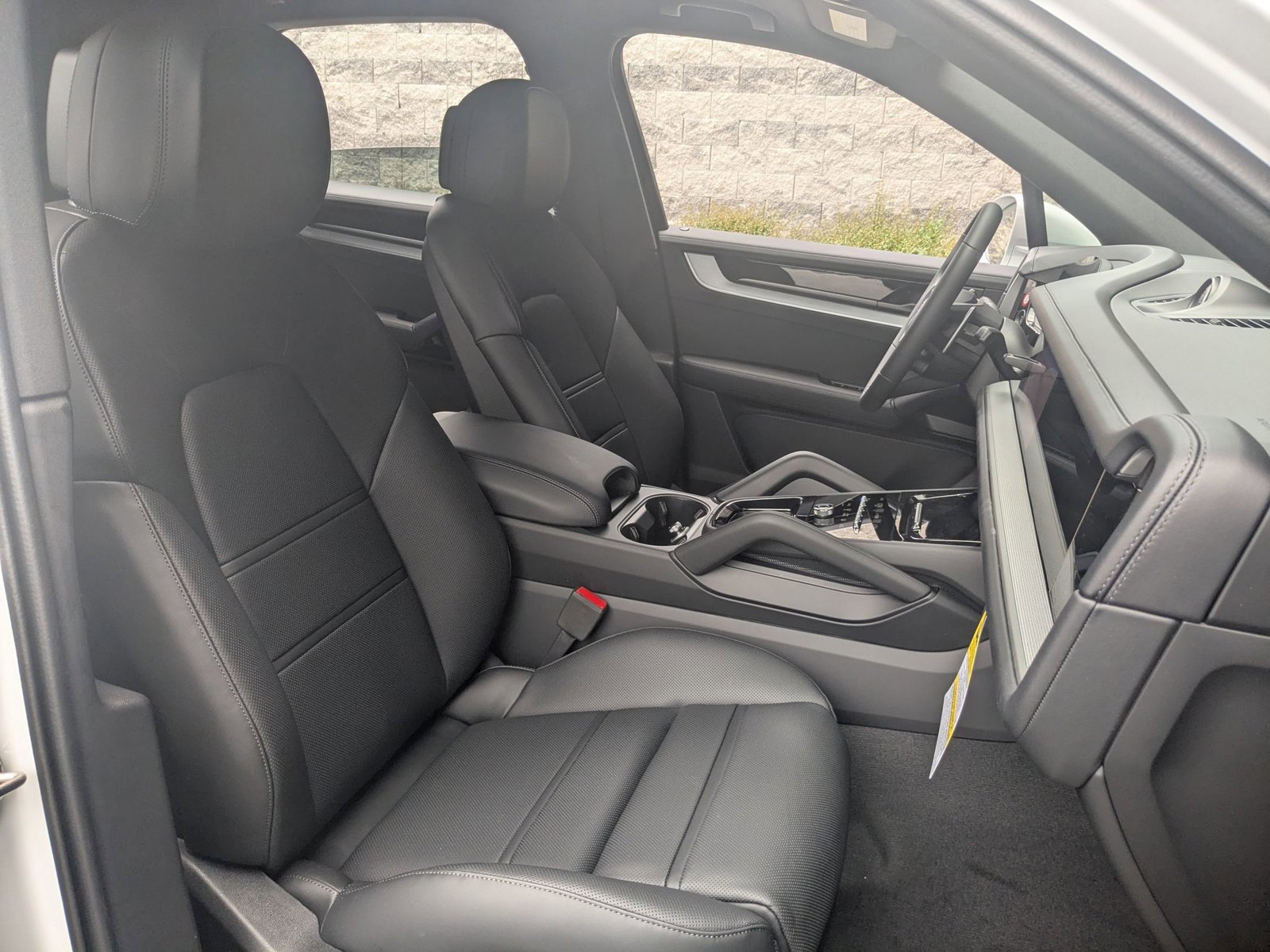 Used 2025 Porsche Cayenne S image 26