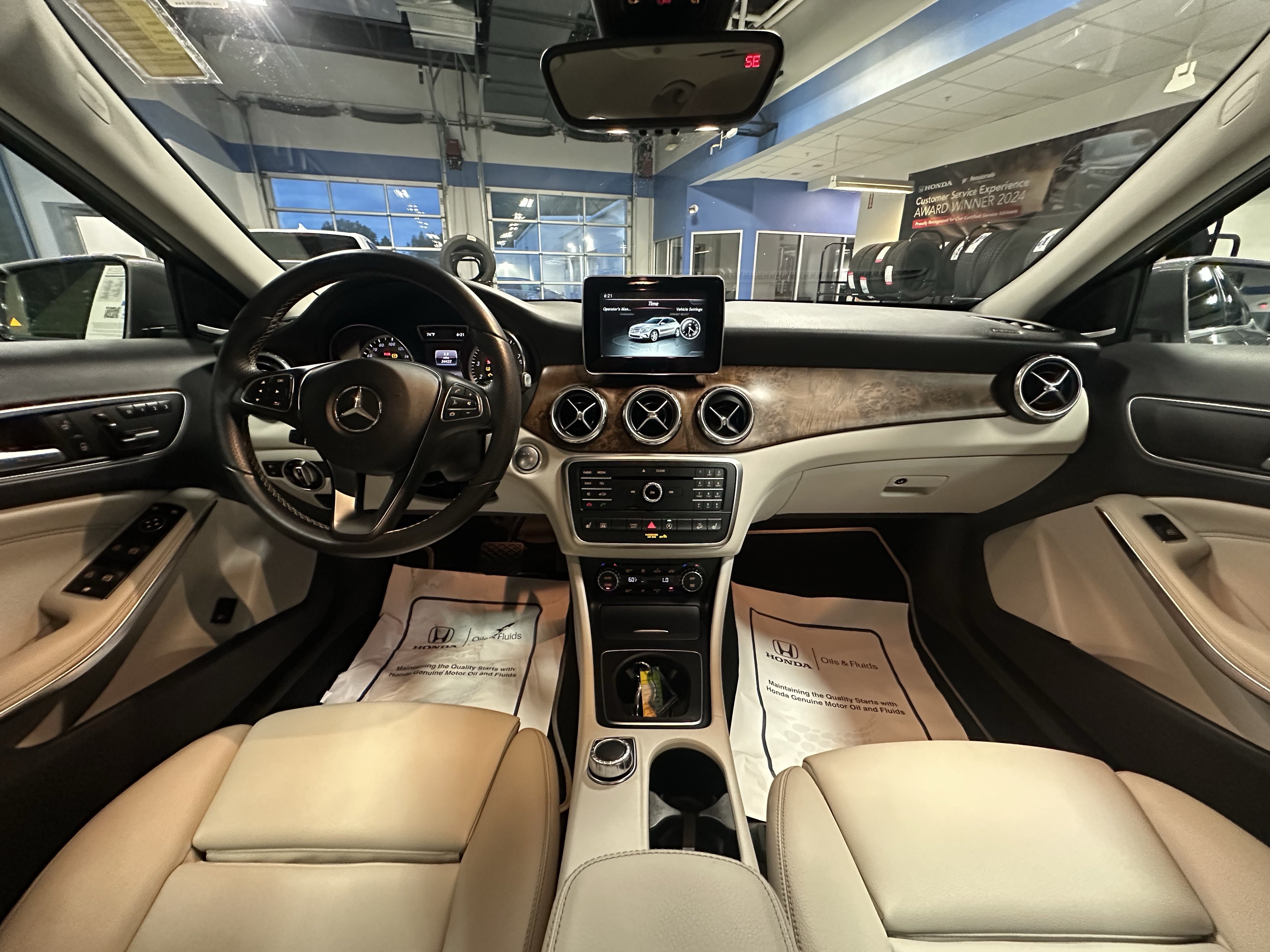 Used 2016 Mercedes-Benz GLA 250 4MATIC image 2