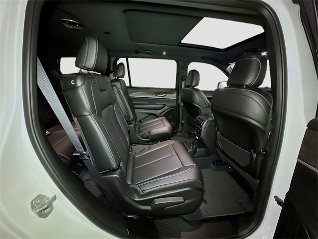 New 2025 Jeep Grand Cherokee L Limited image 32
