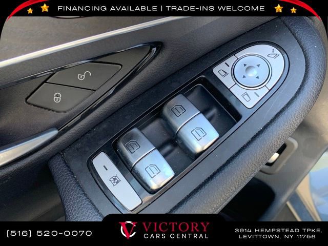 Used 2018 Mercedes-Benz GLC 300 4MATIC w/ Premium Package image 12