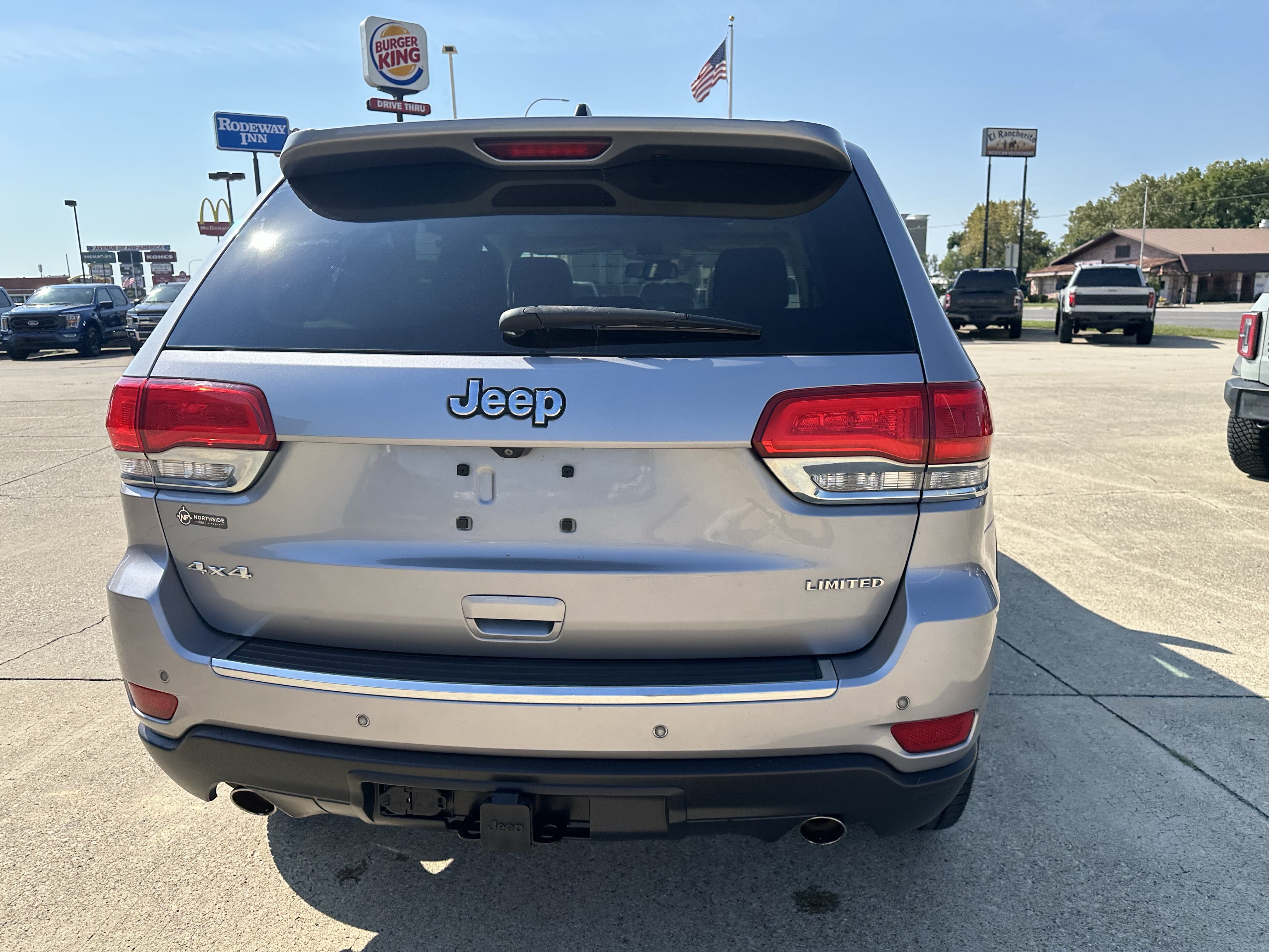 Used 2014 Jeep Grand Cherokee Limited w/ Trailer Tow Group IV AWD/4WD image 8