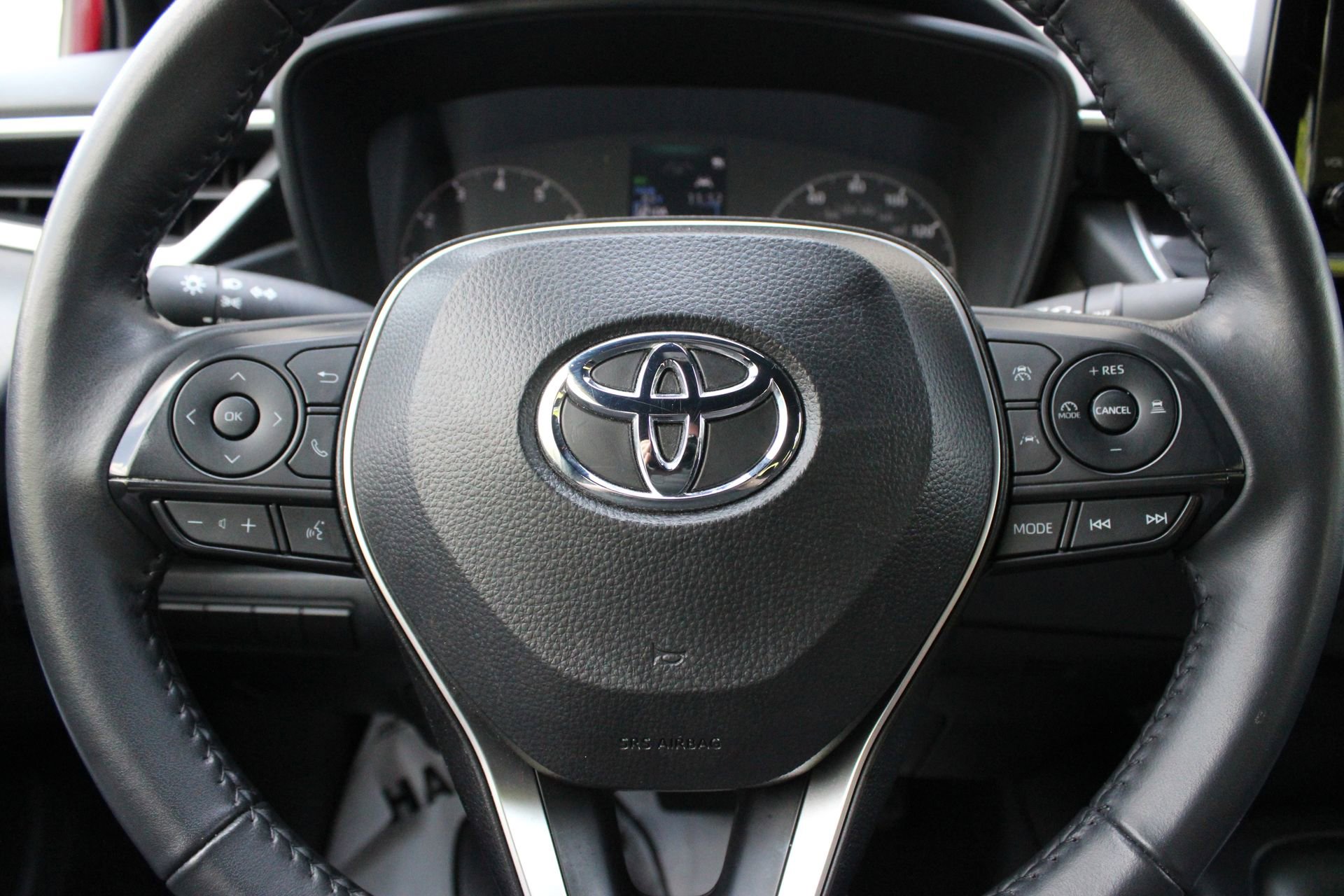 Used 2025 Toyota Corolla SE FWD image 24