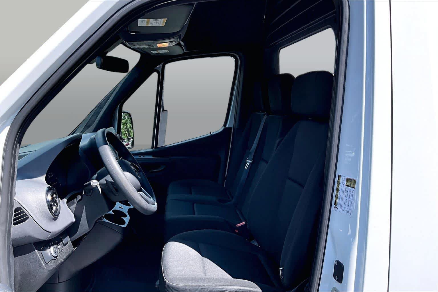 Used 2020 Mercedes-Benz Sprinter 2500 image 9