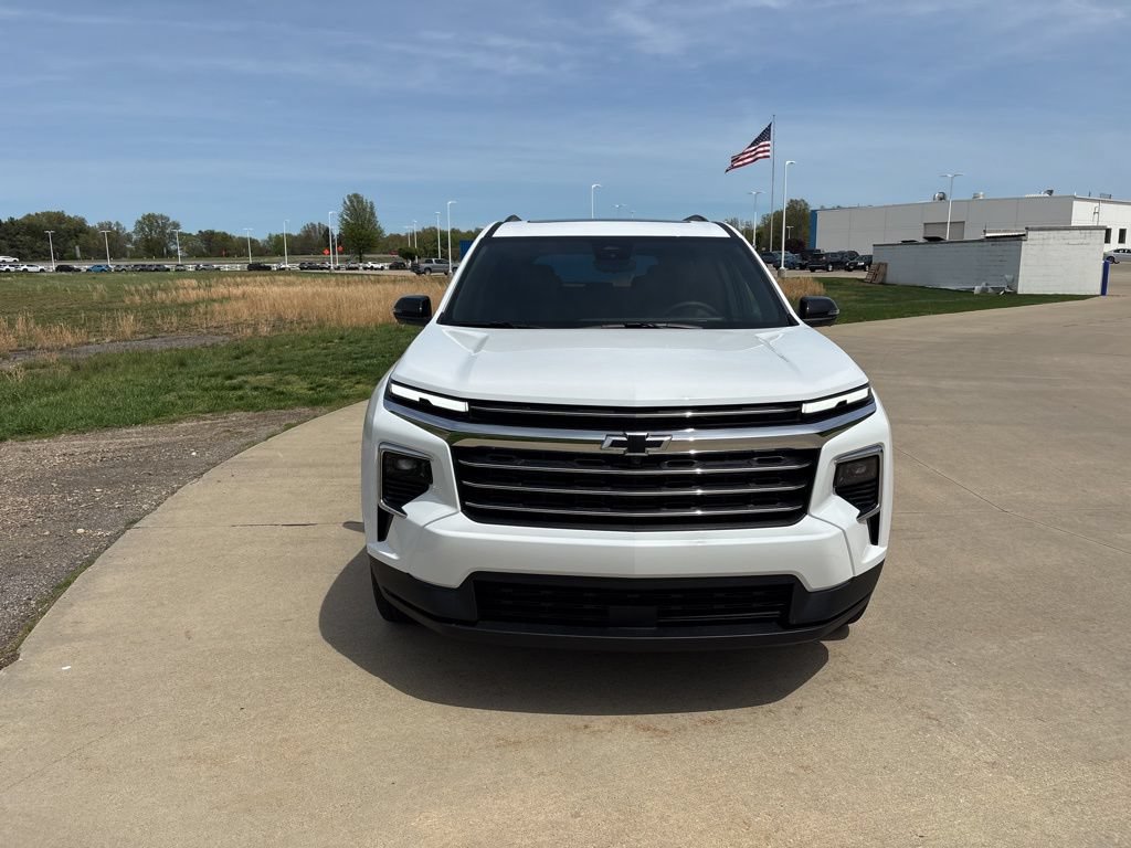 New 2026 Chevrolet Traverse LT w/ Sun and Wheel Package FWD image 12