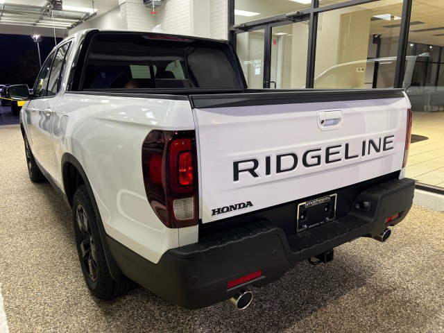 New 2026 Honda Ridgeline Black Edition image 4