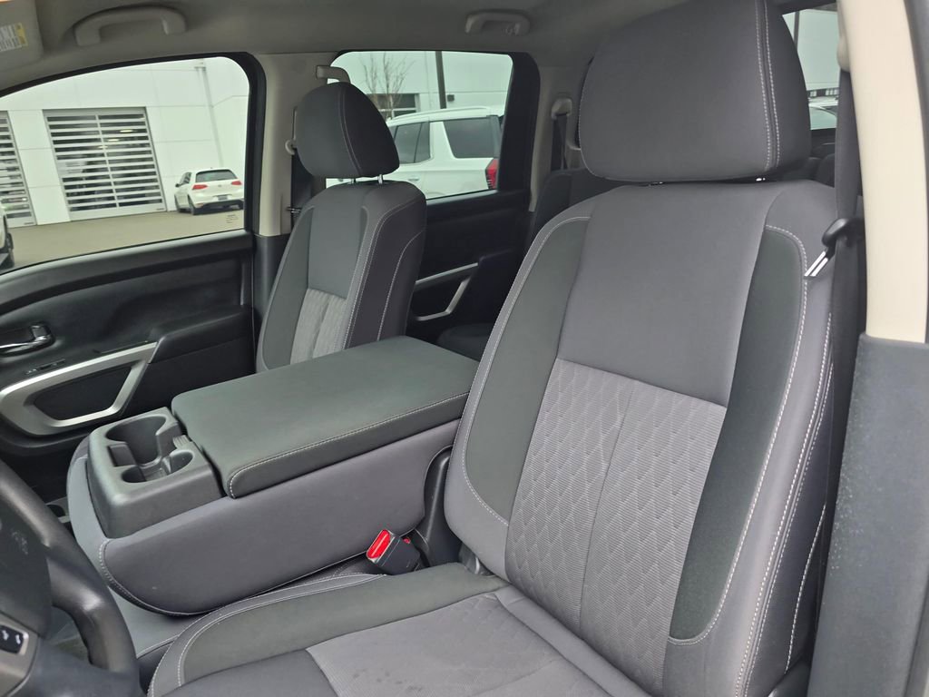 Used 2021 Nissan Titan SV w/ Accessory Utility Package image 21