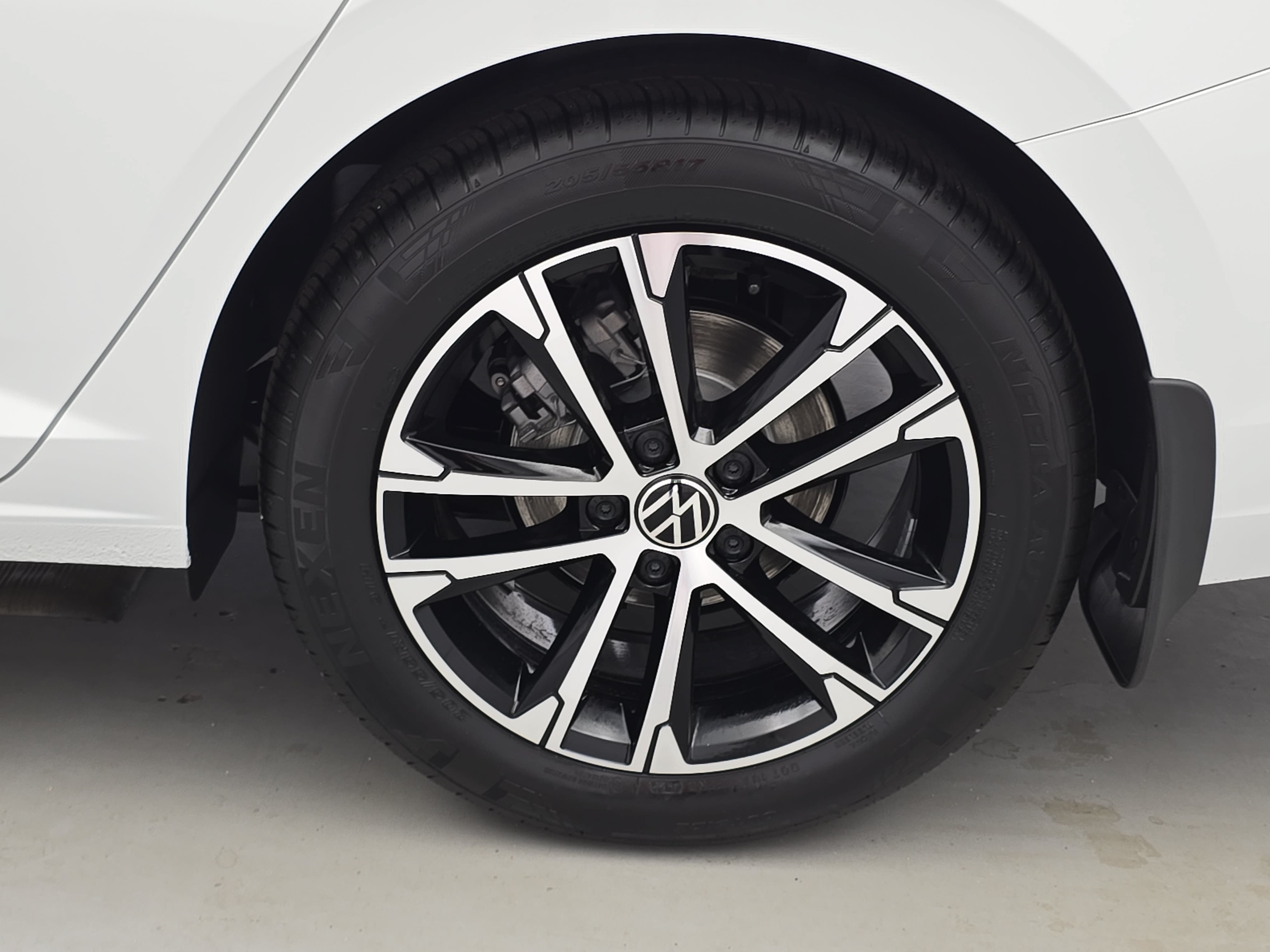 New 2027 Volkswagen Jetta Sport FWD image 32