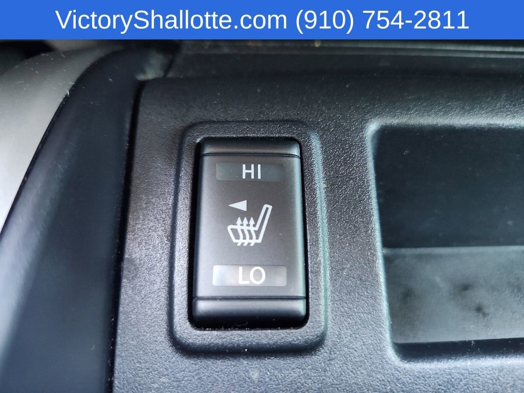 Used 2020 Nissan Titan SV w/ SV Convenience Package RWD image 9