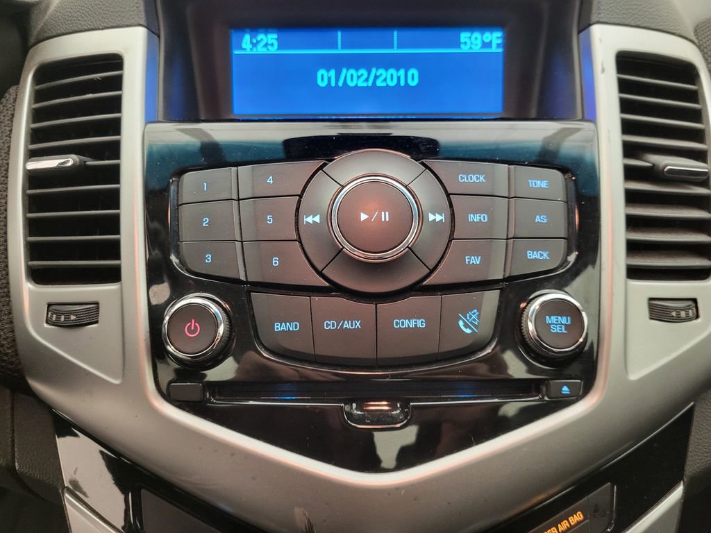 Used 2015 Chevrolet Cruze LT image 6