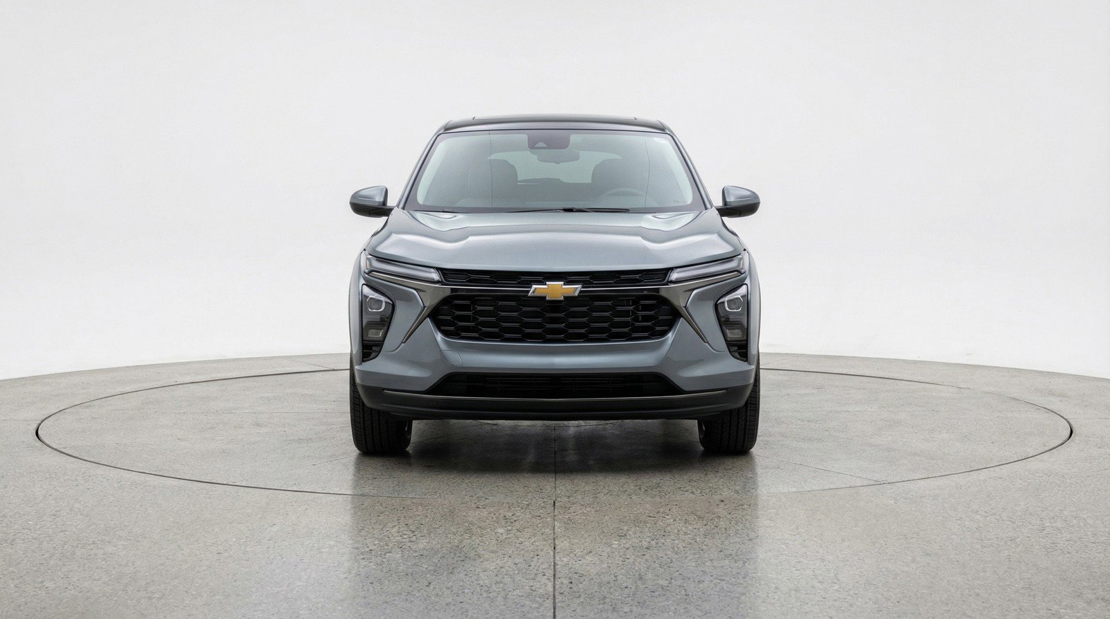 Used 2025 Chevrolet Trax LT image 2