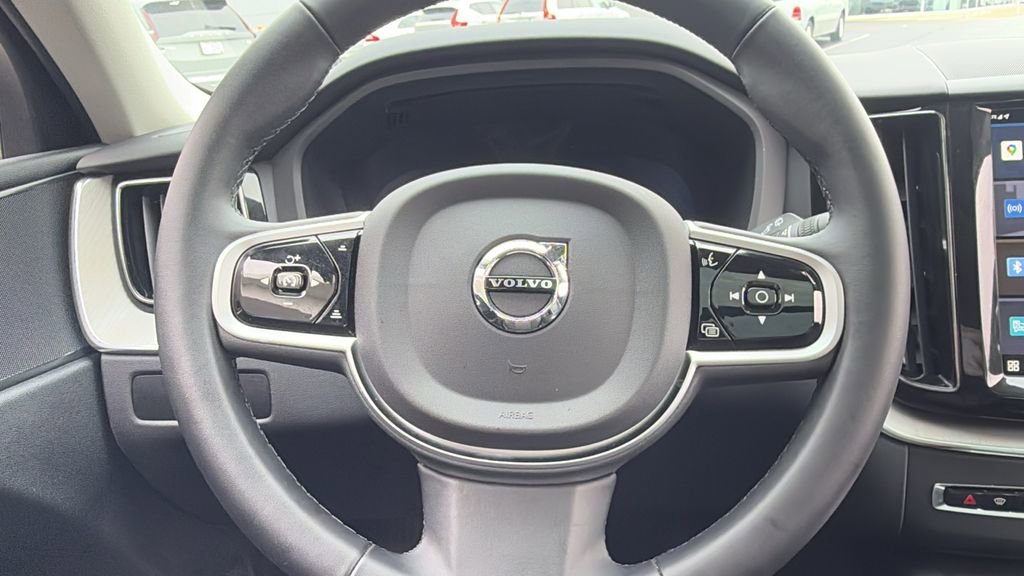 Certified 2025 Volvo XC60 B5 Plus w/ Climate Package image 9
