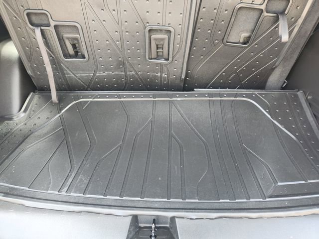 Used 2022 Chevrolet Traverse RS w/ LPO, Floor Liner Package AWD/4WD image 34