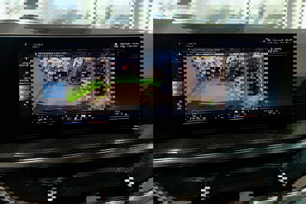 New 2026 BMW X5 xDrive50e w/ M Sport Package image 31